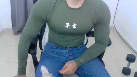 Snapshot of andres180950734 chatting on October 2025 09:55:02 AM andres180950734 online show from October 2025 09:55:02 AM