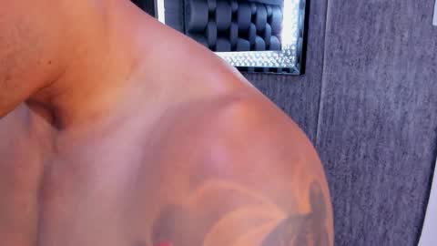 Snapshot of andres_clark chatting on December 2024 03:08:02 PM insta andres clark online show from December 2024 03:08:02 PM