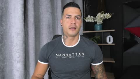 Snapshot of andres_clark chatting on February 2025 06:04:01 PM insta andres clark online show from February 2025 06:04:01 PM