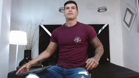 Snapshot of andres_clark chatting on February 2025 06:04:02 PM insta andres clark online show from February 2025 06:04:02 PM