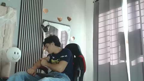 andres_cream online show from October 2025 12:28:02 PM