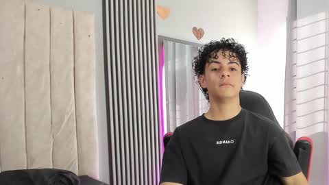 andres_cream online show from November 2025 12:28:01 PM