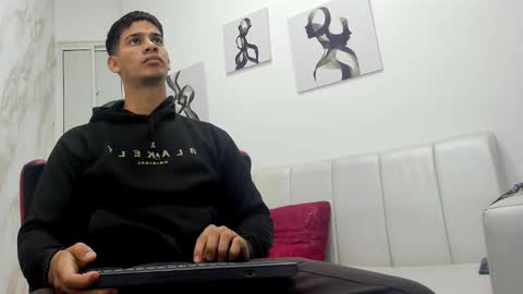 andres_stud online show from October 2025 04:13:02 AM