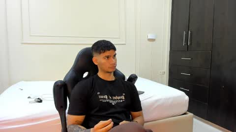 andres_stud online show from April 2026 03:40:02 AM