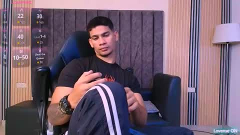 Snapshot of andres_stud chatting on July 2026 03:32:02 AM andres_stud online show from July 2026 03:32:02 AM