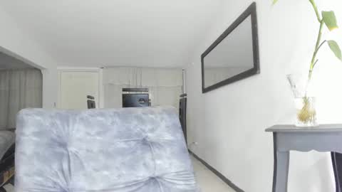 Isa  --------- online show from January 2025 12:38:02 AM