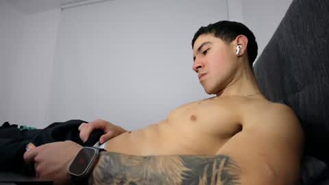 Snapshot of andresjuan92 chatting on June 2026 04:15:02 AM onlyfanscallmegotter online show from June 2026 04:15:02 AM