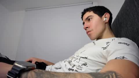 Snapshot of andresjuan92 chatting on July 2026 04:20:01 AM onlyfanscallmegotter online show from July 2026 04:20:01 AM