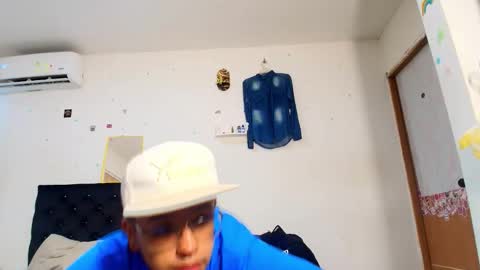 andreswhite_shotoflust online show from June 2026 06:43:01 PM