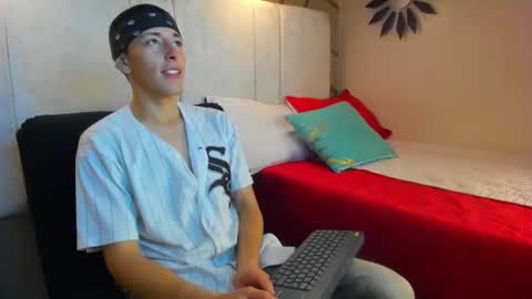 Snapshot of andreuw_wolf chatting on November 2025 03:38:02 AM Andreuw Wolf online show from November 2025 03:38:02 AM