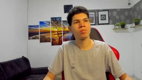 andrew_2811 online show from November 2025 04:15:02 AM