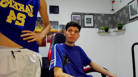 andrew_2811 online show from December 2025 08:18:01 AM