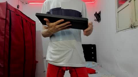 andrew_2811 online show from March 2026 08:39:01 AM