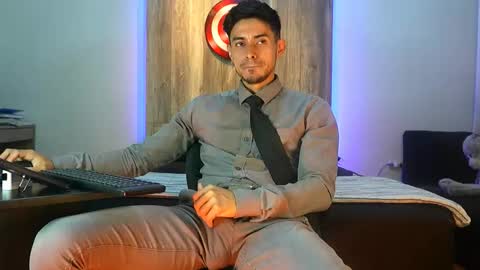 Andrew online show from November 2025 03:27:01 AM