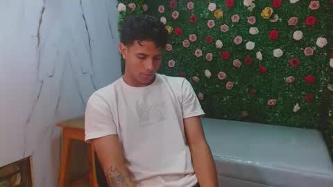 Snapshot of andrew_myersx chatting on January 2026 01:41:02 AM ANDREW online show from January 2026 01:41:02 AM