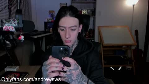 Snapshot of andrew_round chatting on January 2025 03:30:02 AM andrew_round online show from January 2025 03:30:02 AM