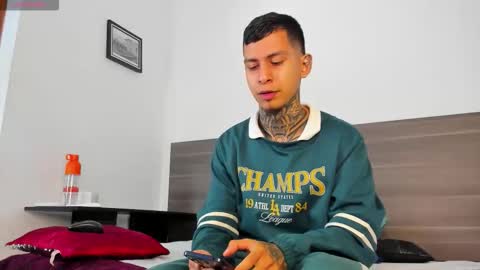 andrew_sanders69 online show from November 2025 03:05:01 AM