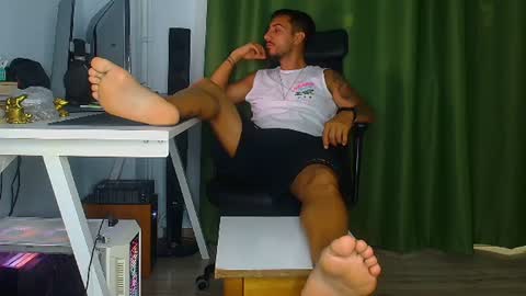 Snapshot of andrewbanner chatting on June 2026 05:12:01 AM MasterRomania online show from June 2026 05:12:01 AM