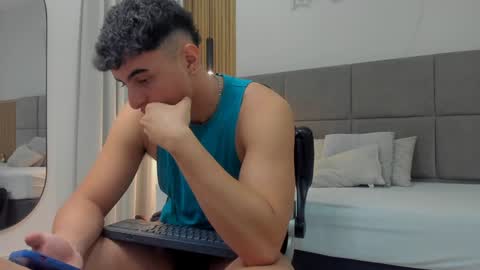 Snapshot of andrewlamar77 chatting on December 2024 03:54:02 PM Andrewlamar21 online show from December 2024 03:54:02 PM