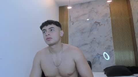 Snapshot of andrewlamar77 chatting on December 2024 05:04:02 PM Andrewlamar21 online show from December 2024 05:04:02 PM