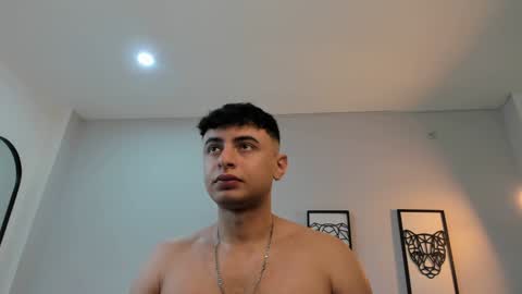 Snapshot of andrewlamar77 chatting on January 2025 01:35:02 PM Andrewlamar21 online show from January 2025 01:35:02 PM