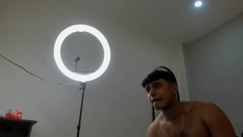 Snapshot of andrewlamar77 chatting on January 2025 05:10:01 PM Andrewlamar21 online show from January 2025 05:10:01 PM