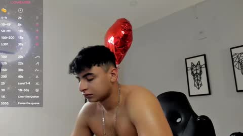 Snapshot of andrewlamar77 chatting on February 2025 05:11:02 PM Andrewlamar21 online show from February 2025 05:11:02 PM