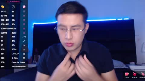 andrewmhilton_ online show from January 2025 11:00:01 PM