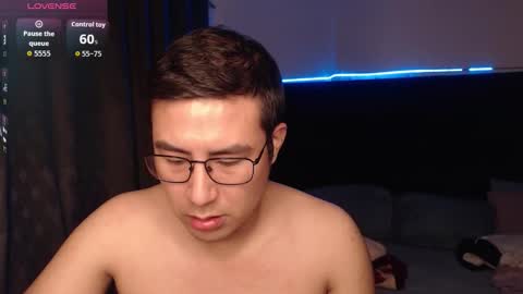 andrewmhilton_ online show from December 2025 06:07:01 AM