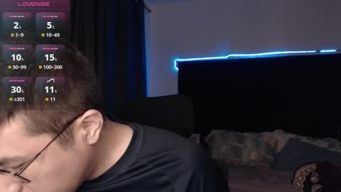 andrewmhilton_ online show from December 2025 04:18:02 AM