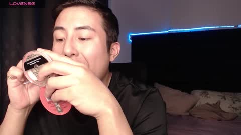 andrewmhilton_ online show from January 2026 06:40:01 AM