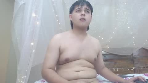 Snapshot of andrewsmile_ chatting on December 2024 04:39:01 PM ANDREW online show from December 2024 04:39:01 PM