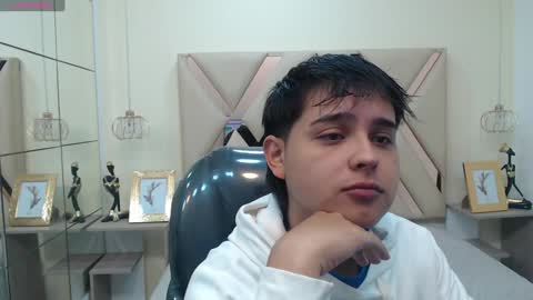 Snapshot of andrewsmile_ chatting on January 2025 12:36:01 PM ANDREW online show from January 2025 12:36:01 PM