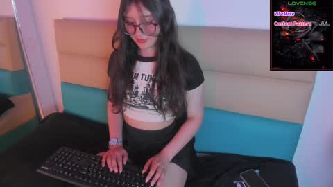 Snapshot of andromeda_blue__ chatting on December 2024 07:32:02 PM online show from December 2024 07:32:02 PM