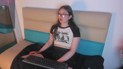 Snapshot of andromeda_blue__ chatting on December 2024 01:39:02 AM online show from December 2024 01:39:02 AM