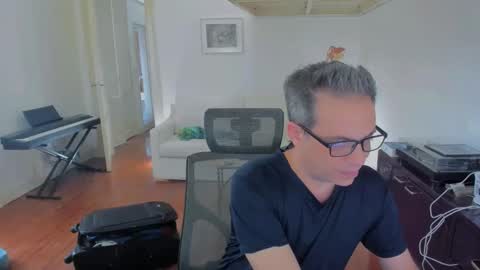 Andrew online show from February 2025 04:35:01 PM