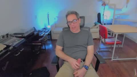 Andrew online show from September 2025 04:28:02 PM