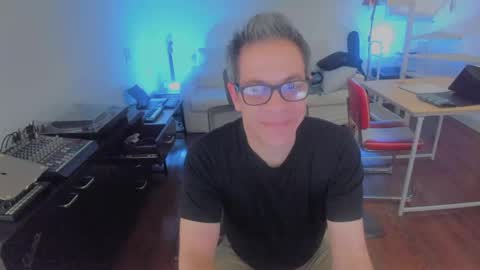 Andrew online show from September 2025 08:25:01 AM