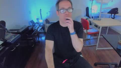 Andrew online show from September 2025 02:40:02 PM