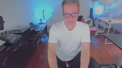 Andrew online show from October 2025 04:16:01 PM