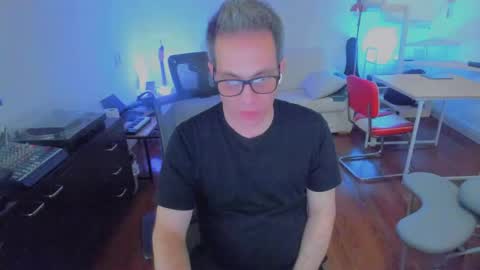 Andrew online show from October 2025 01:58:02 AM