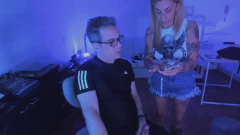 Andrew online show from November 2025 07:39:01 AM