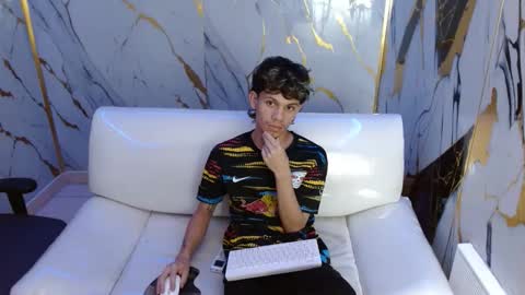 andy_dan1 online show from April 2026 07:17:02 PM