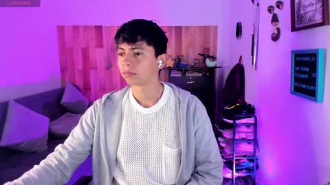 andy_guez_11 online show from December 2024 09:50:02 AM