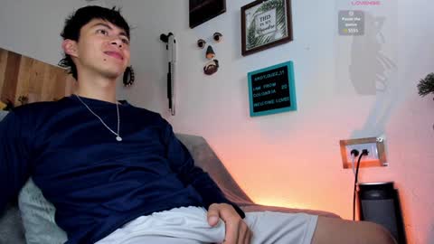 andy_guez_11 online show from December 2024 09:57:01 AM