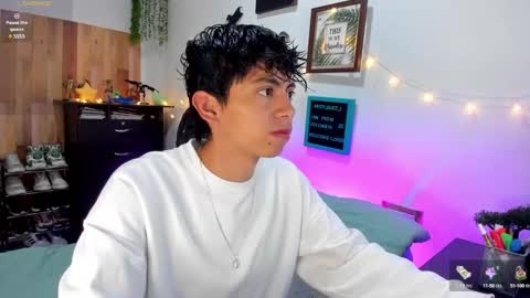 andy_guez_11 online show from January 2025 09:56:01 AM