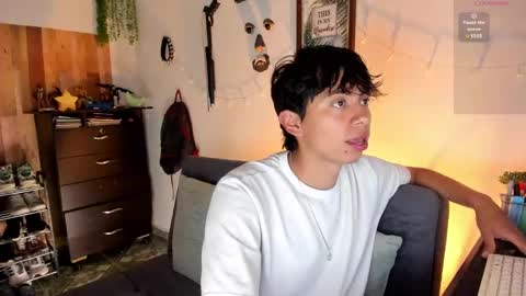 andy_guez_11 online show from January 2025 10:19:01 AM