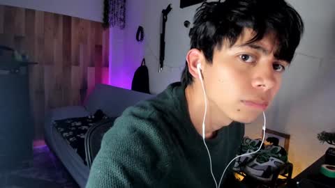 andy_guez_11 online show from February 2025 09:49:01 AM