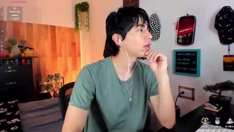 andy_guez_11 online show from February 2025 01:19:02 PM