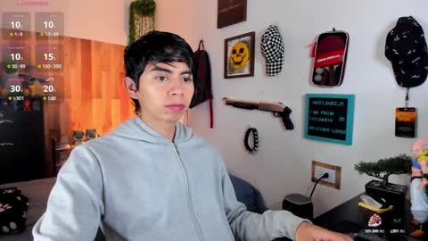 andy_guez_11 online show from February 2025 10:04:02 AM